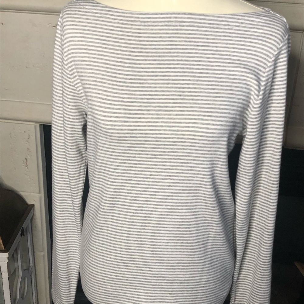 Gap long sleeve shirt, size large.
